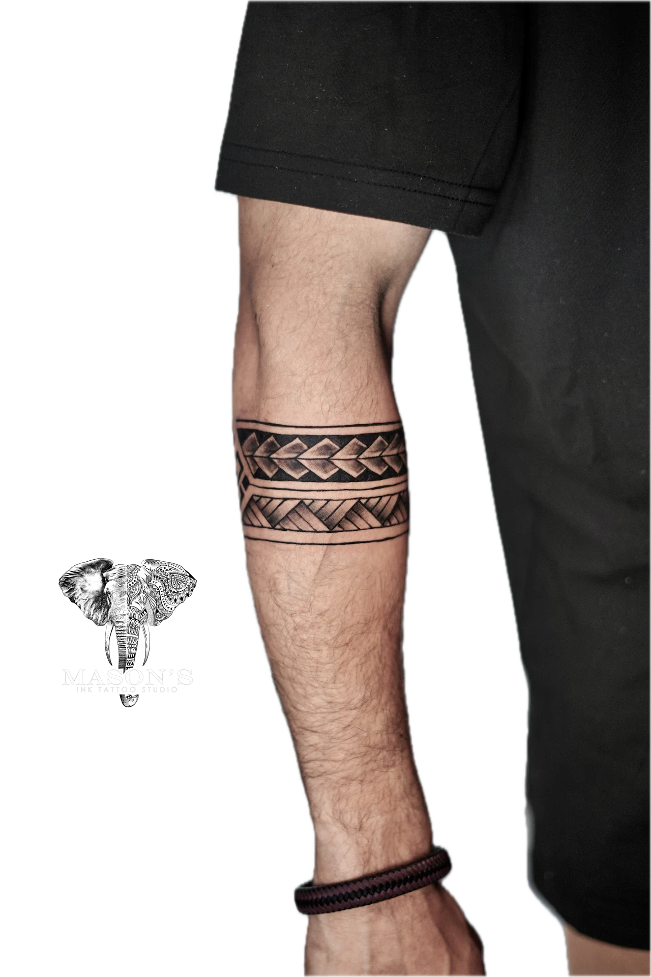 Polynesian Tattoo Design: Geometric pattern band tattoo on the calf